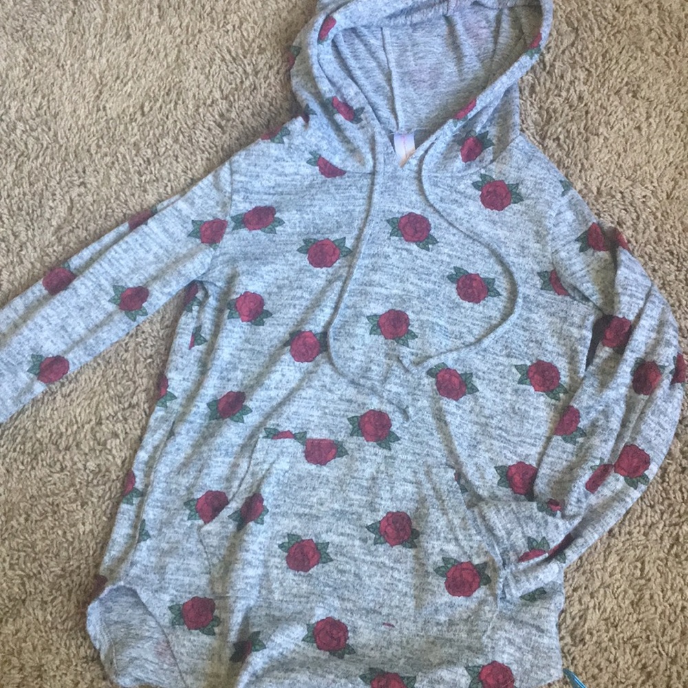 Grey sweater with red roses